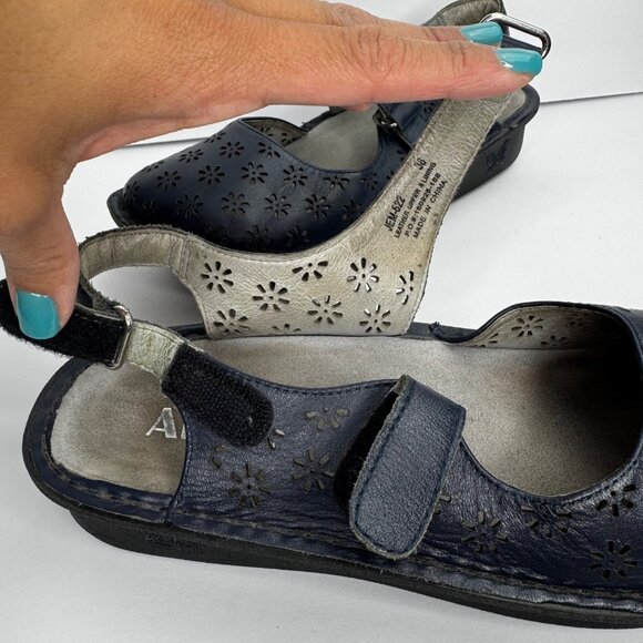 Alegria Womens Sz 8/8.5 Slip Resistant Navy Blue Leather Floral Laser Cut Mary J - Picture 6 of 11